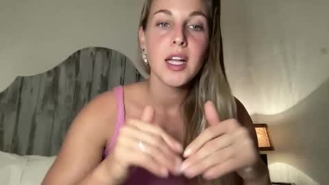 Snapshot of onyx_unleashed chatting on 11.25.25 onyx_unleashed online show from 11.25.25