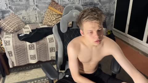 Snapshot of oofcblesssexx chatting on 12.12.24 bless god online show from 12.12.24