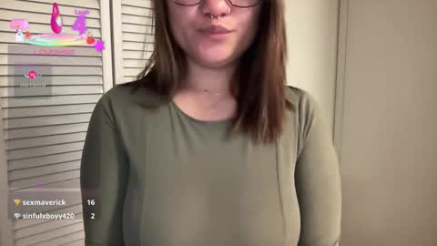 Miss Girly online show from 11.13.25