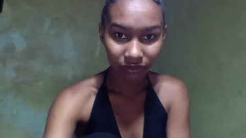 Snapshot of oolyette chatting on 11.11.25 oolyette online show from 11.11.25