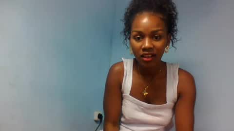 Snapshot of oooorazanasoa chatting on 07.25.26 oooorazanasoa online show from 07.25.26