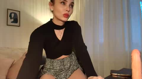 Snapshot of ophelia_blue chatting on 11.27.25 ophelia blue online show from 11.27.25