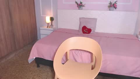 Ora Larson online show from 12.05.24