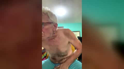 Snapshot of oraltopnm chatting on 03.28.26 oraltopnm online show from 03.28.26