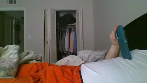 Snapshot of orange22boi chatting on 11.08.25 orange22boi online show from 11.08.25