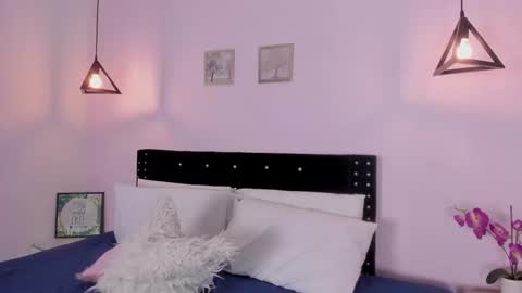 Miss Guzman  online show from 09.11.25