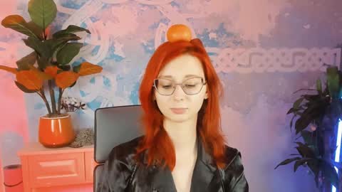 Snapshot of orianna_blade chatting on 01.22.25 Orianna -  Hi Im into geek culture cosplay crafting LARP games. Shall we play DnD online show from 01.22.25