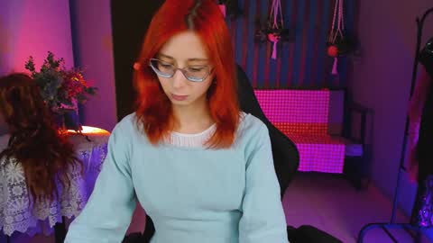 Snapshot of orianna_blade chatting on 02.01.25 Orianna -  Hi Im into geek culture cosplay crafting LARP games. Shall we play DnD online show from 02.01.25