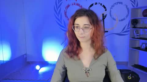 Orianna -  Hi Im into geek culture cosplay crafting LARP games. Shall we play DnD online show from 10.25.25