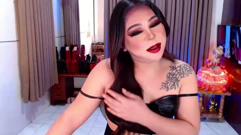 Snapshot of orientalcharmts chatting on 12.21.24 ALENA online show from 12.21.24