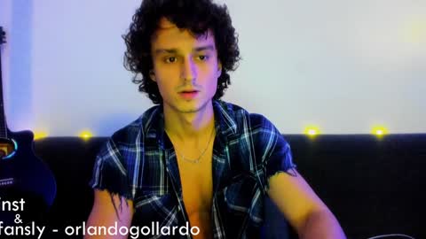 Snapshot of orlando__bloom chatting on 12.19.24 Fansly and Instagram -  online show from 12.19.24