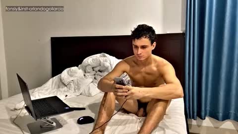 Snapshot of orlando__bloom chatting on 10.15.25 Fansly and Instagram -  online show from 10.15.25
