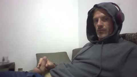 Snapshot of orwel09 chatting on 11.18.25 orwel09 online show from 11.18.25