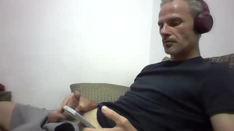 Snapshot of orwel09 chatting on 11.23.25 orwel09 online show from 11.23.25