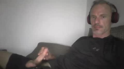 Snapshot of orwel09 chatting on 12.02.25 orwel09 online show from 12.02.25