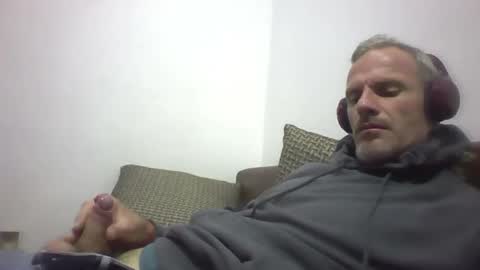 Snapshot of orwel09 chatting on 12.13.25 orwel09 online show from 12.13.25