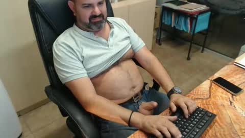 Snapshot of oscar_msng chatting on 10.17.25 Oscar online show from 10.17.25