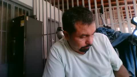 Snapshot of oscarjhe3512 chatting on 11.07.25 oscarjhe3512 online show from 11.07.25