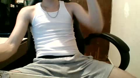 Snapshot of oscarmontess chatting on 05.30.26 Oscar Montes online show from 05.30.26