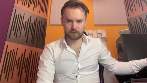 Snapshot of oscarsavage chatting on 02.05.25 Oscar Steel Savage online show from 02.05.25