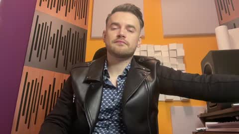 Snapshot of oscarsavage chatting on 02.05.25 Oscar Steel Savage online show from 02.05.25
