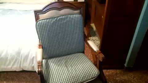 Snapshot of oscarw chatting on 12.21.25 Oscar online show from 12.21.25