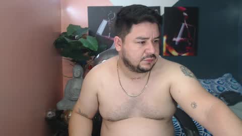 Snapshot of oso_gael chatting on 02.04.25 Bear Gael online show from 02.04.25