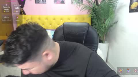 Snapshot of oso_gael chatting on 02.11.25 Bear Gael online show from 02.11.25