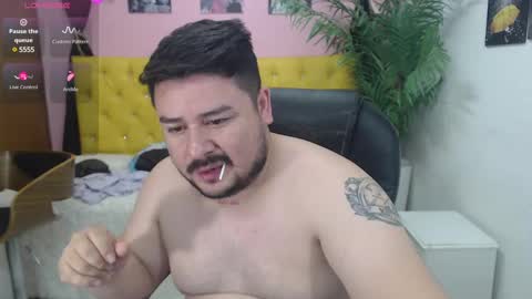 Snapshot of oso_gael chatting on 03.08.25 Bear Gael online show from 03.08.25