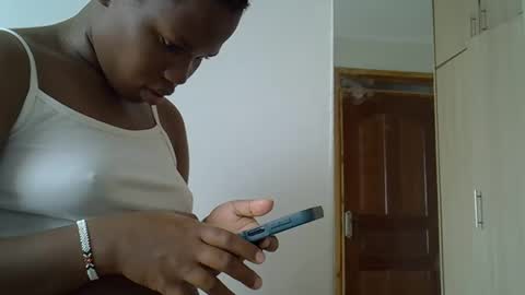 osoprettyebony online show from 09.23.25