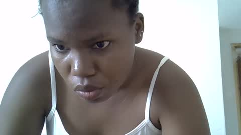 osoprettyebony online show from 09.30.25