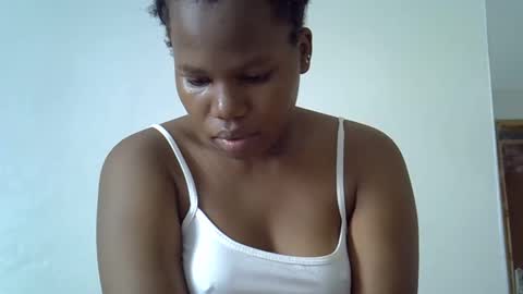 osoprettyebony online show from 10.08.25