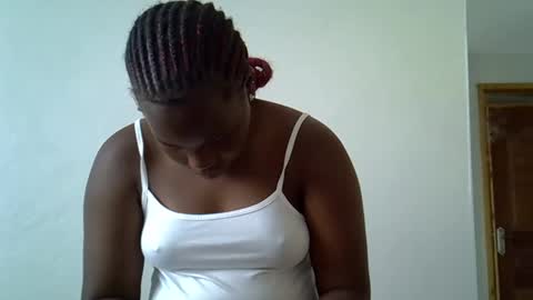 osoprettyebony online show from 10.25.25