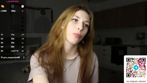 Snapshot of ottiliebolyard chatting on 01.11.26 Anne online show from 01.11.26