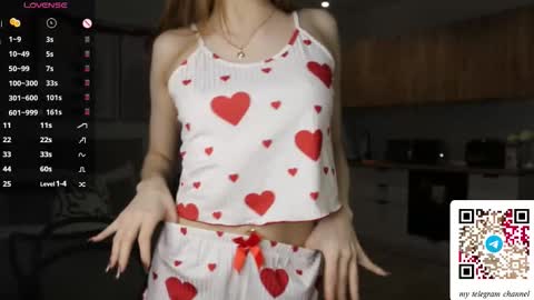 Snapshot of ottiliebolyard chatting on 01.16.26 Anne online show from 01.16.26