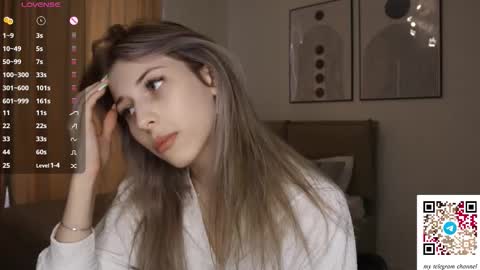 Snapshot of ottiliebolyard chatting on 02.07.26 Anne online show from 02.07.26