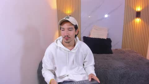 Otto Andrew online show from 04.23.26