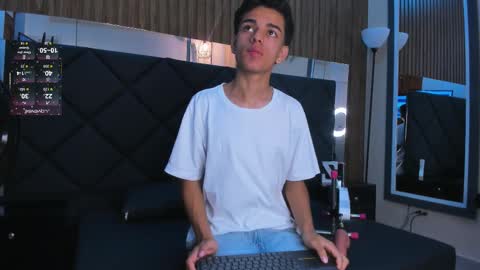 Snapshot of owen__johnson chatting on 09.13.25 Owen Johnson online show from 09.13.25