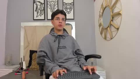 Snapshot of owen__johnson chatting on 09.26.25 Owen Johnson online show from 09.26.25