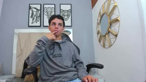 Snapshot of owen__johnson chatting on 10.03.25 Owen Johnson online show from 10.03.25