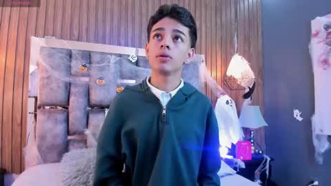 Snapshot of owen__johnson chatting on 11.01.25 Owen Johnson online show from 11.01.25