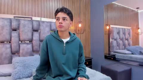 Snapshot of owen__johnson chatting on 11.24.25 Owen Johnson online show from 11.24.25