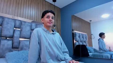 Snapshot of owen__johnson chatting on 12.05.25 Owen Johnson online show from 12.05.25