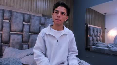 Snapshot of owen__johnson chatting on 03.05.26 Owen Johnson online show from 03.05.26