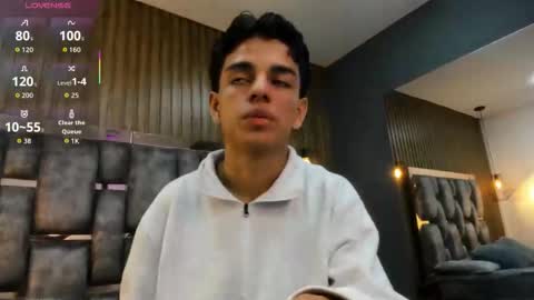 Snapshot of owen__johnson chatting on 03.08.26 Owen Johnson online show from 03.08.26