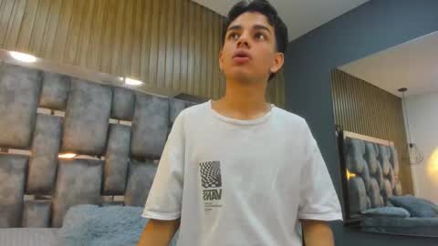 Snapshot of owen__johnson chatting on 03.09.26 Owen Johnson online show from 03.09.26