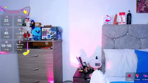 Owen  Independent model  online show from 11.13.25