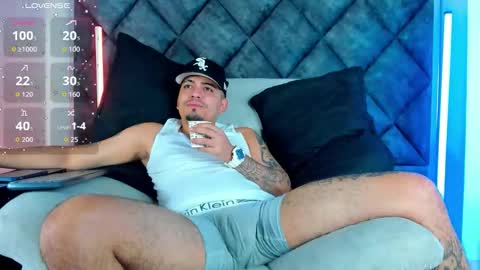 O W E N - S T O N E online show from 12.04.25