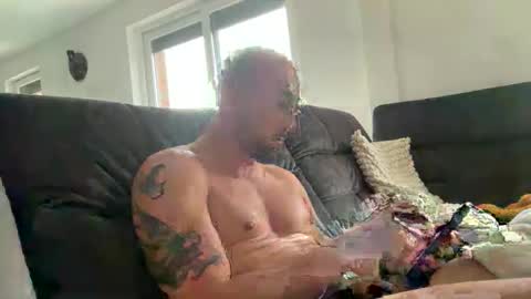 Snapshot of oxlade59 chatting on 09.18.25 oxlade59 online show from 09.18.25