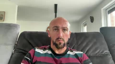 Snapshot of oxlade59 chatting on 10.02.25 oxlade59 online show from 10.02.25